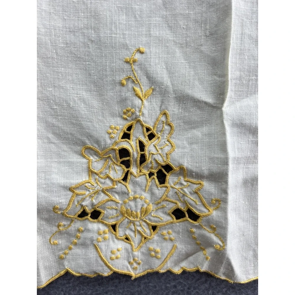 Vintage White Linen Guest Towel Yellow Floral Embroidery Cutwork Scalloped Edge